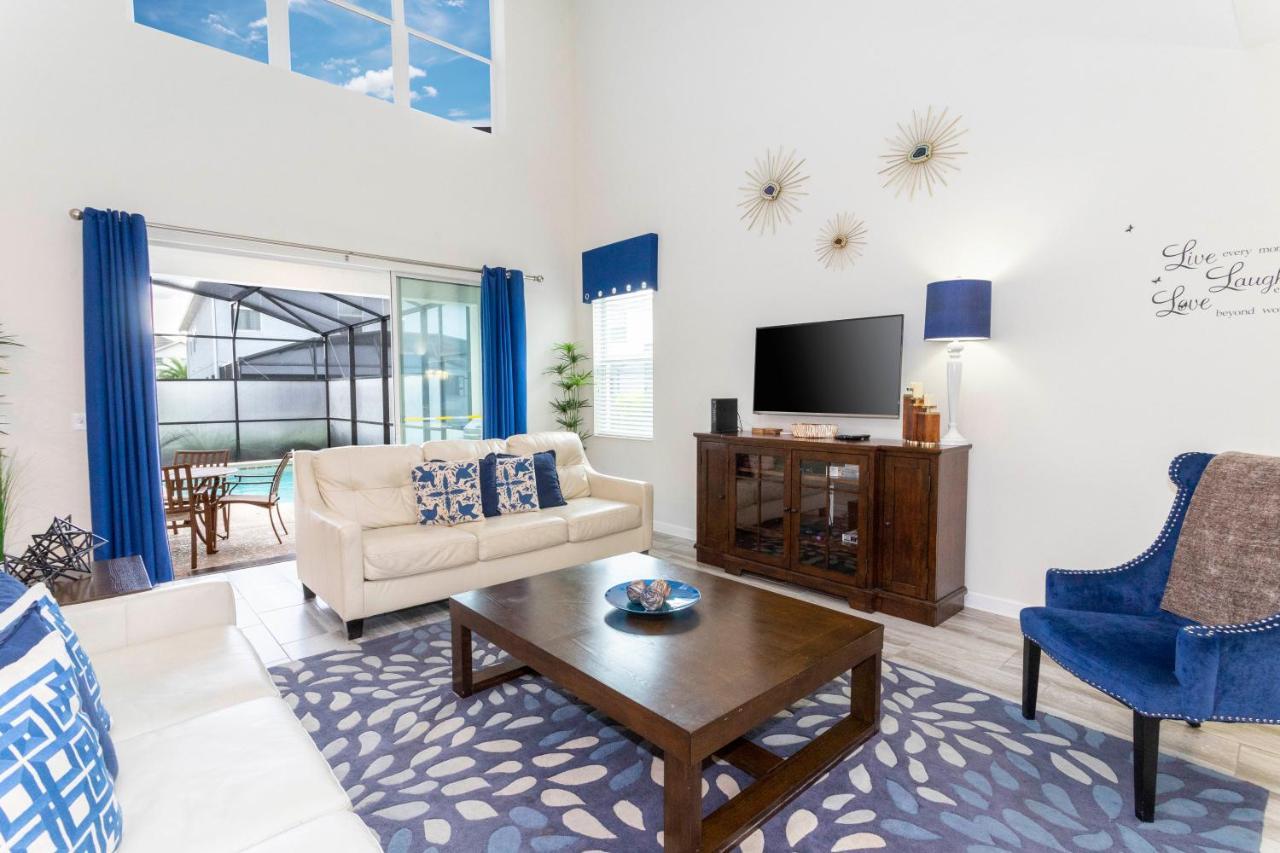 Blue Moon House Holiday home *
