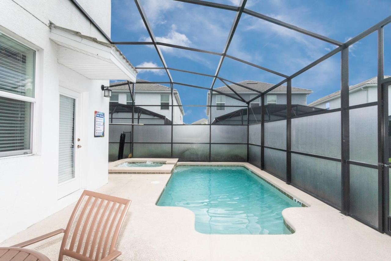 Blue Moon House Holiday home *
